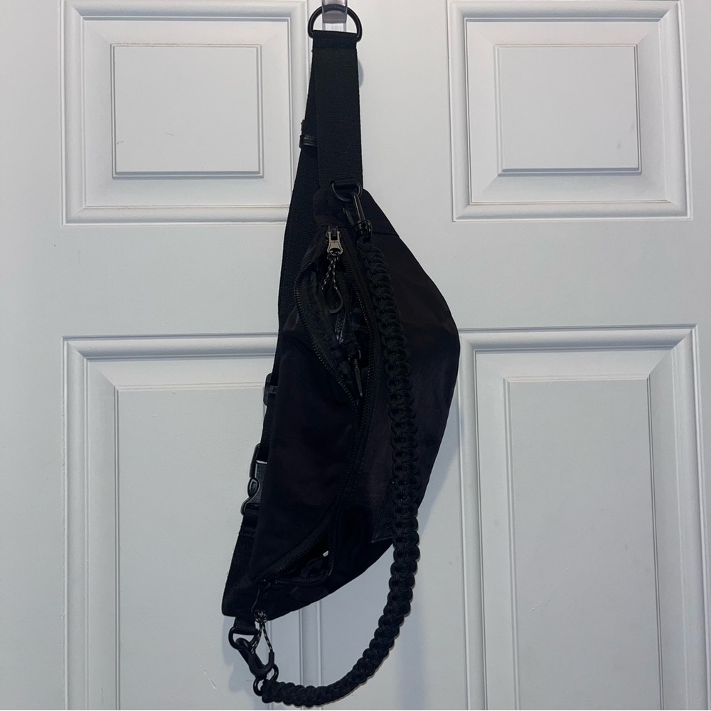 BEIS Black “The Sport Pack” Crossbody and Wristlet *BUNDLE* - Picture 4 of 6